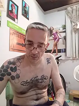 dinho carioca online show from 02/18/26, 02:57