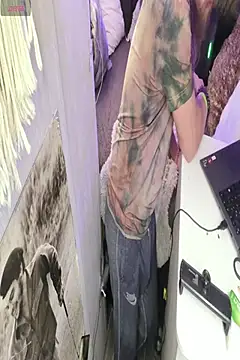 JuliCarl online show from 04/15/26, 01:45