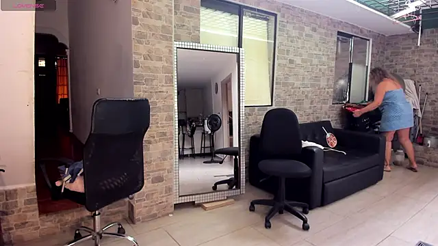  SARAI DUPONT online show from 04/12/26, 10:15