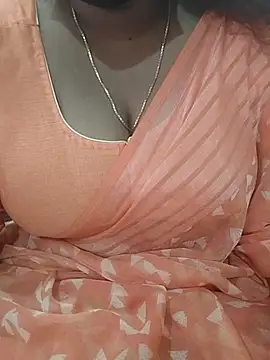 Snapshot of Silk_Smitha_27 chatting on 11/03/25, 05:20 Silk Smitha 27 online show from 11/03/25, 05:20