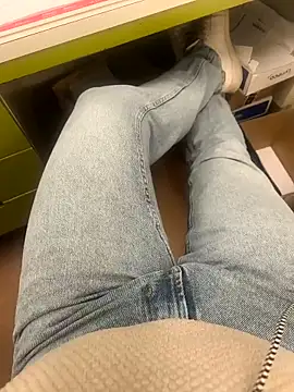 Normalludo0202 online show from 03/18/26, 07:55