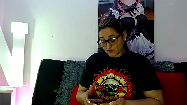 Snapshot of LAHILA_COOPERR chatting on 10/30/25, 12:06 LAHILA COOPERR online show from 10/30/25, 12:06