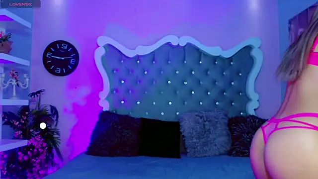 Honey Moontsts online show from 04/15/26, 12:01