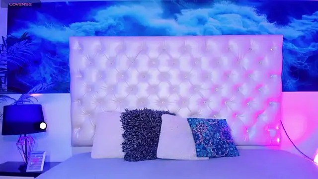 Honey Moontsts online show from 05/28/26, 12:02