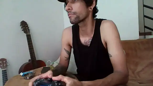 Snapshot of Alejandro92_cali chatting on 06/13/26, 06:17 Alejandro92 cali online show from 06/13/26, 06:17