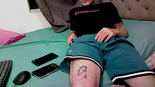 Snapshot of g0lden_boss chatting on 10/11/25, 03:06 g0lden boss online show from 10/11/25, 03:06