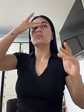 Snapshot of Scarlett_12 chatting on 09/25/25, 11:14 Scarlett 12 online show from 09/25/25, 11:14