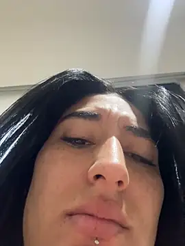 Snapshot of Scarlett_12 chatting on 10/03/25, 11:18 Scarlett 12 online show from 10/03/25, 11:18