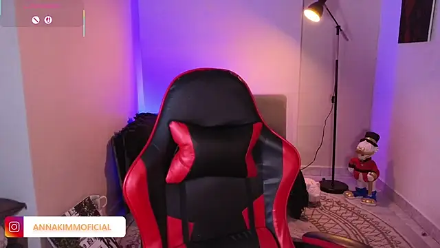 Snapshot of AnnaKimm chatting on 09/15/25, 11:05 AnnaKimm online show from 09/15/25, 11:05