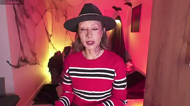 Snapshot of AnnaKimm chatting on 11/01/25, 12:01 AnnaKimm online show from 11/01/25, 12:01