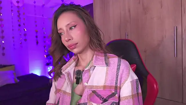 AnnaKimm online show from 12/15/25, 02:05