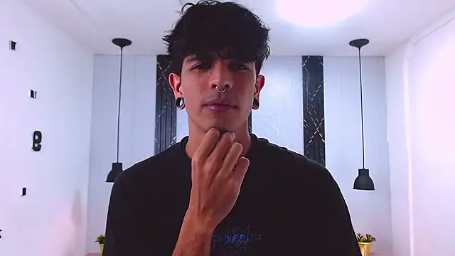 Franvill Trato online show from 10/28/25, 07:05