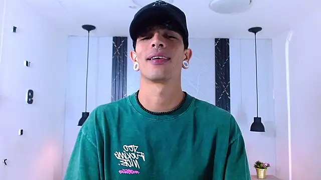 Franvill Trato online show from 11/01/25, 06:43