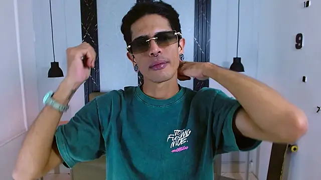 Franvill Trato online show from 11/22/25, 07:57