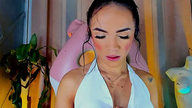 Snapshot of Cristal_Gem1 chatting on 07/13/26, 11:02 Cristal Gem1 online show from 07/13/26, 11:02