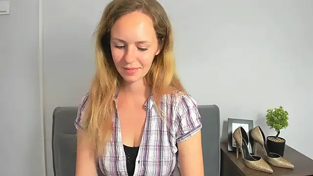 LyraHotty online show from 09/26/25, 04:22