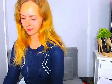 LyraHotty online show from 10/24/25, 03:30