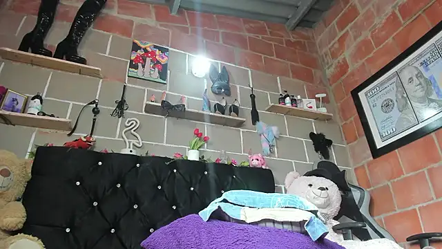 CharlotteBrowm online show from 01/15/26, 06:33