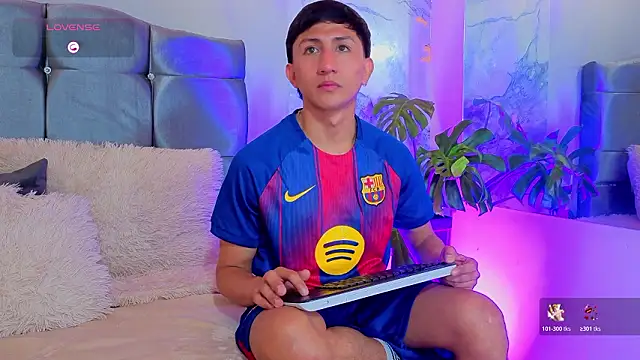 oliver mr  online show from 03/26/26, 07:41