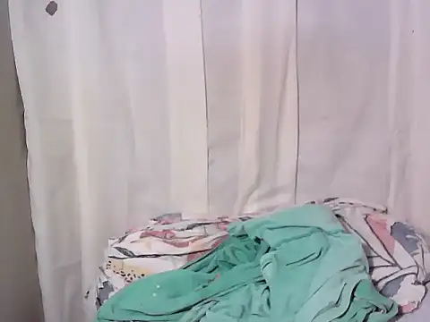 Snapshot of SweetEsterPinay33 chatting on 10/08/25, 09:01 SweetEsterPinay33 online show from 10/08/25, 09:01