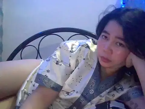 Snapshot of Asianhotskinny chatting on 07/04/26, 09:37 Asianhotskinny online show from 07/04/26, 09:37