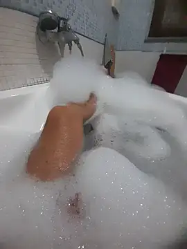 Snapshot of gigilola84 chatting on 10/11/25, 03:32 gigilola84 online show from 10/11/25, 03:32