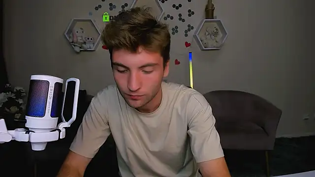 Snapshot of joseph_bear_ chatting on 09/12/25, 07:03 joseph bear online show from 09/12/25, 07:03