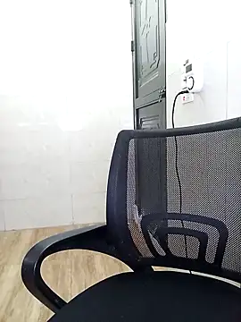 Viviann08 online show from 04/18/26, 04:05