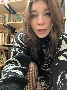 Snapshot of Mimiumuy chatting on 11/05/25, 05:46 Mimiumuy online show from 11/05/25, 05:46