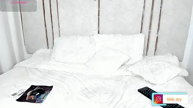 Lilith dry online show from 10/11/25, 06:50