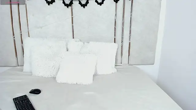 Lilith dry online show from 10/23/25, 02:16