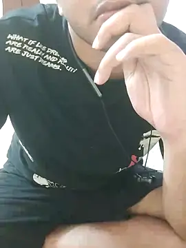 riyamore9623 online show from 11/05/25, 07:52