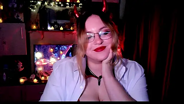 Snapshot of ZayaRush chatting on 10/29/25, 11:23 ZayaRush online show from 10/29/25, 11:23