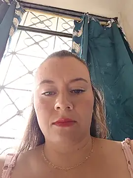 Snapshot of Hannah-colx chatting on 06/25/26, 04:00 Hannah-colx online show from 06/25/26, 04:00