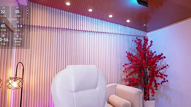 Snapshot of GiaNovak chatting on 10/27/25, 11:47 GiaNovak online show from 10/27/25, 11:47