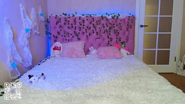 Pink Lila18 online show from 02/21/26, 12:44