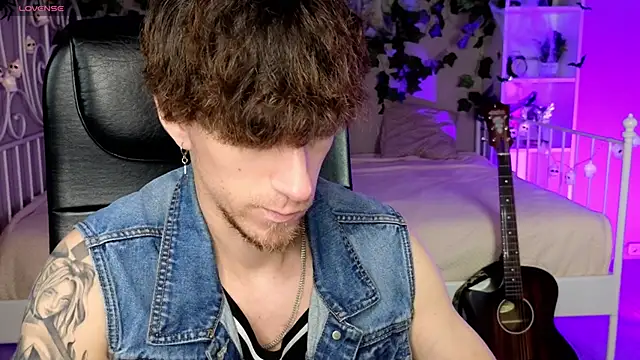 Snapshot of mark_caron chatting on 11/02/25, 03:36 mark caron online show from 11/02/25, 03:36