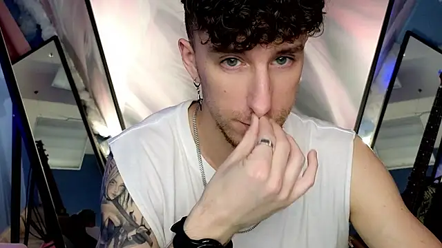 Snapshot of mark_caron chatting on 11/16/25, 03:28 mark caron online show from 11/16/25, 03:28