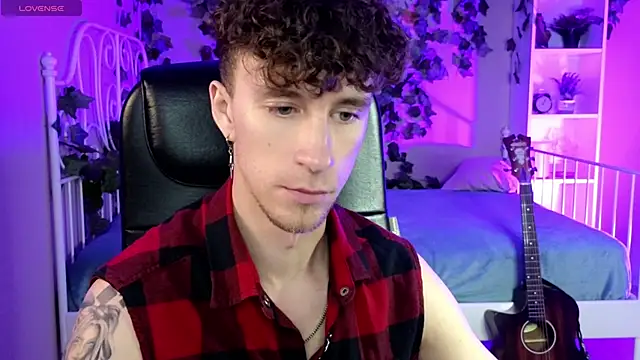 Snapshot of mark_caron chatting on 12/02/25, 08:04 mark caron online show from 12/02/25, 08:04