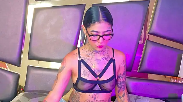 EmilieLake online show from 11/15/25, 08:27