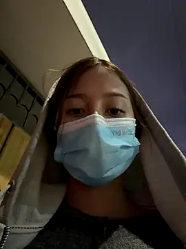 Snapshot of GiselleFever chatting on 10/13/25, 11:27 GiselleFever online show from 10/13/25, 11:27