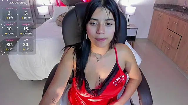 issi loren online show from 03/28/26, 11:26