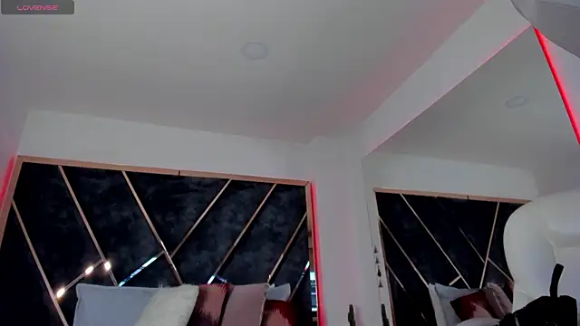 SusanaHenao online show from 10/10/25, 05:34