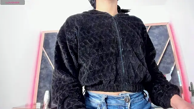 SusanaHenao online show from 10/11/25, 03:21