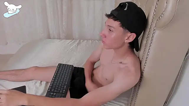 LittleDanny  online show from 10/04/25, 03:54