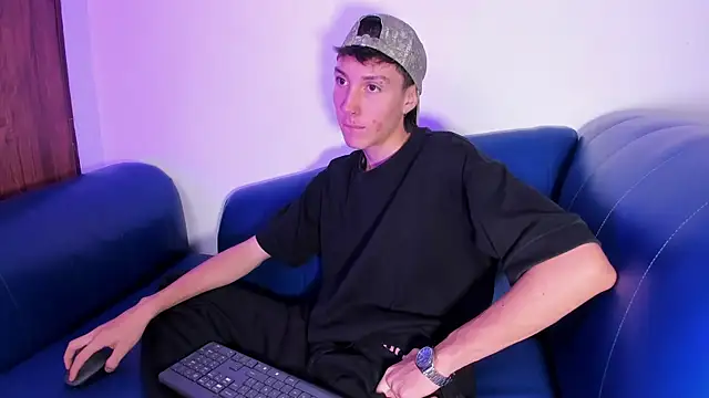 LittleDanny  online show from 04/19/26, 03:00