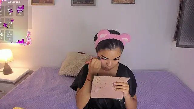 Snapshot of Valeri_13 chatting on 11/19/25, 08:58 Valeri 13 online show from 11/19/25, 08:58