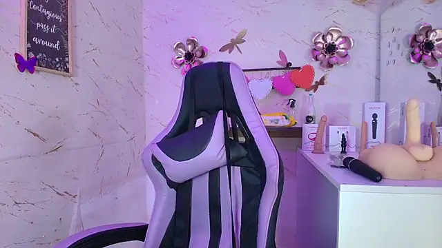 Natasha-Adams online show from 02/04/26, 09:20