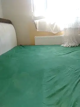 Snapshot of gamzeyak chatting on 10/10/25, 01:32 gamzeyak online show from 10/10/25, 01:32