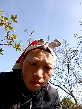 tcm-cute online show from 10/30/25, 01:51